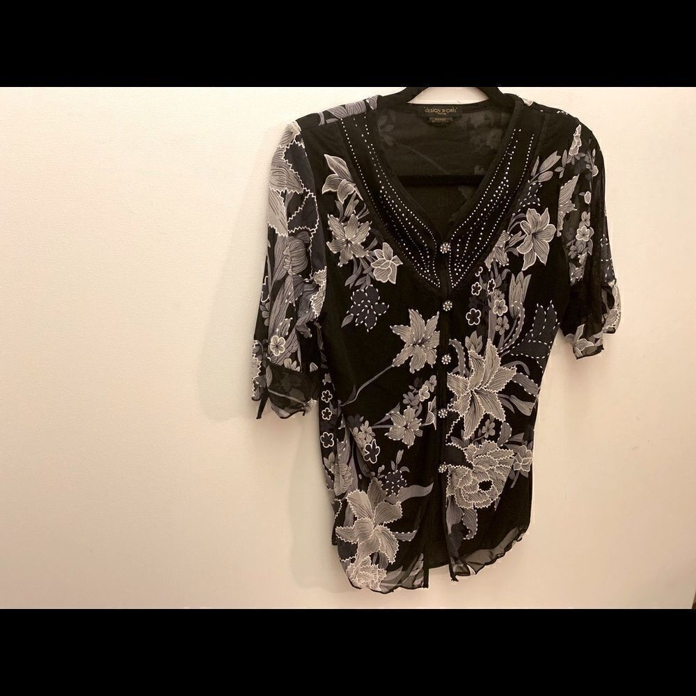 Design Works petite floral knit top